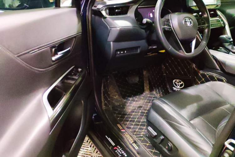 Used Toyota Harrier 2022 2.0L CVT Two-Wheel Drive Luxury Edition Driver Seat