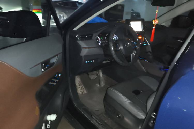 Used Toyota Harrier 2022 2.0L CVT Two-Wheel Drive Luxury Edition Driver Seat
