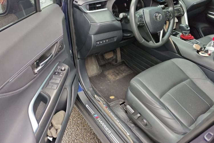 Used Toyota Harrier 2022 2.0L CVT Two-Wheel Drive Deluxe Edition Driver Seat