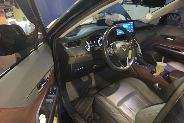 Used Toyota Harrier 2022 2.0L CVT Two-Wheel Drive Deluxe Edition Driver Seat