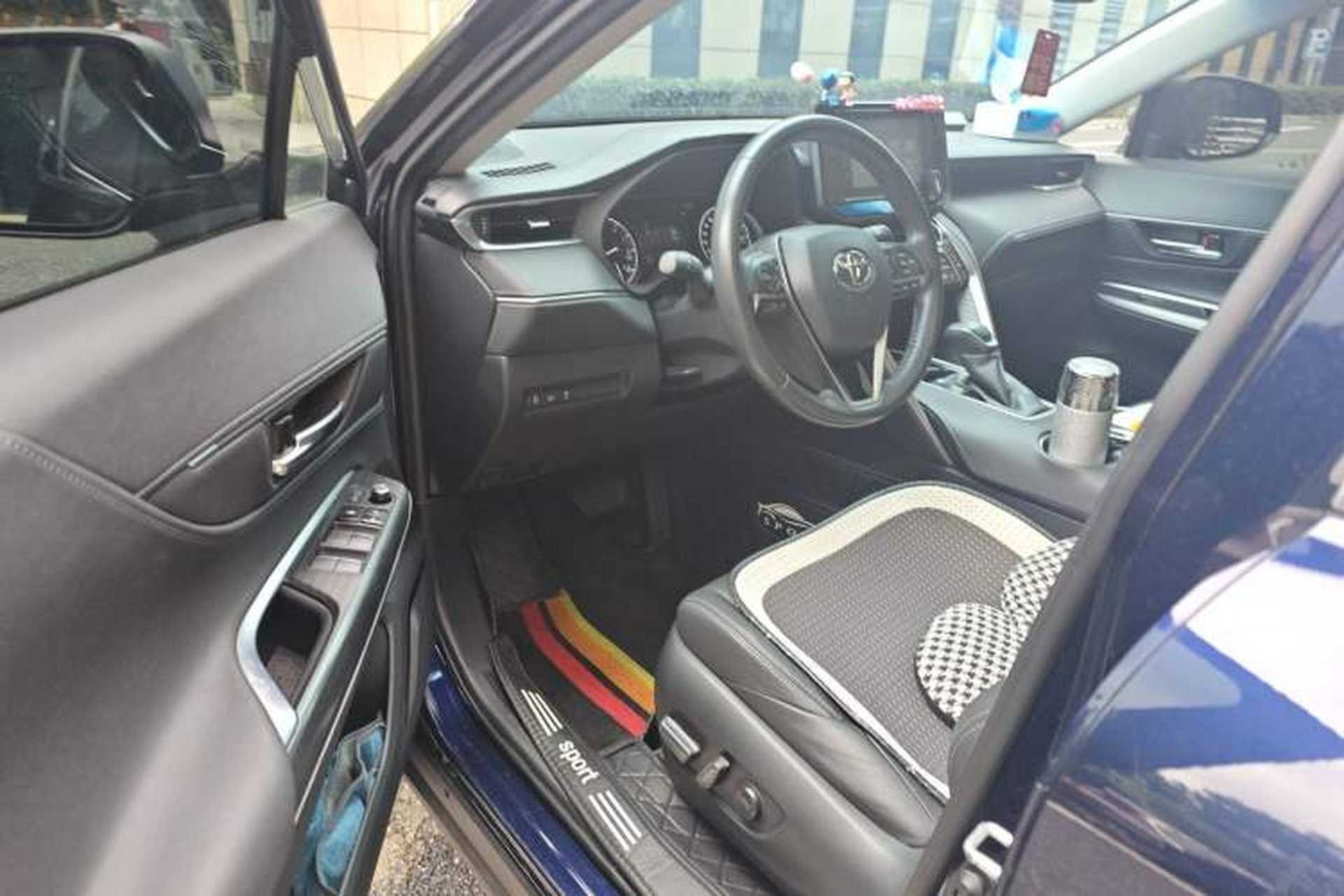 Used Toyota Harrier 2022 2.0L CVT Two-Wheel Drive Luxury Edition Driver Seat