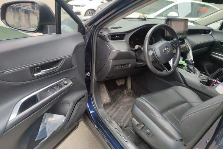 Used Toyota Harrier 2022 Dual-Engine 2.5L CVT Two-Wheel Drive Luxury Edition Driver Seat