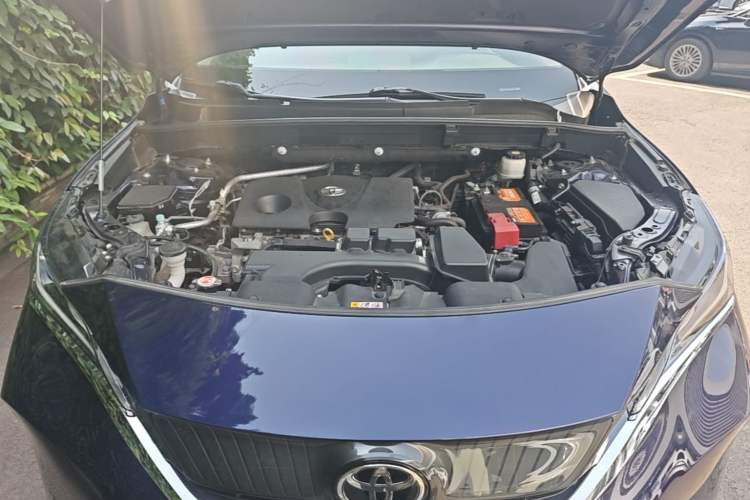 Used Toyota Harrier 2022 2.0L CVT Two-Wheel Drive Deluxe Edition Engine Bay