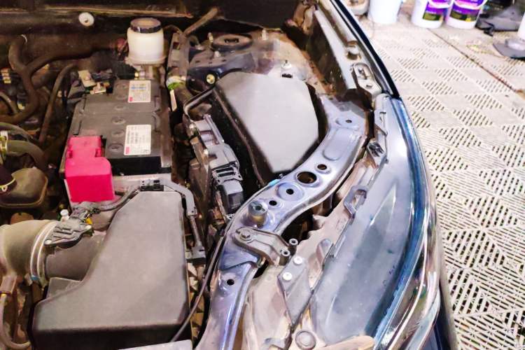 Used Toyota Harrier 2022 2.0L CVT Two-Wheel Drive Luxury Edition Engine Bay Left