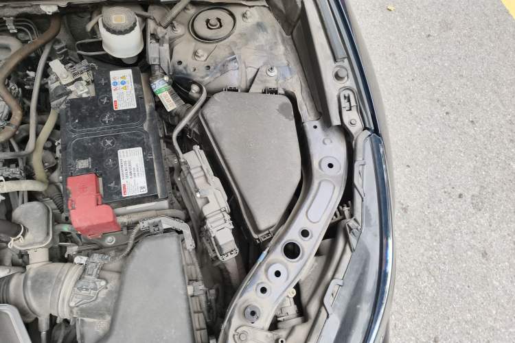 Used Toyota Harrier 2022 2.0L CVT Two-Wheel Drive Deluxe Edition Engine Bay Left