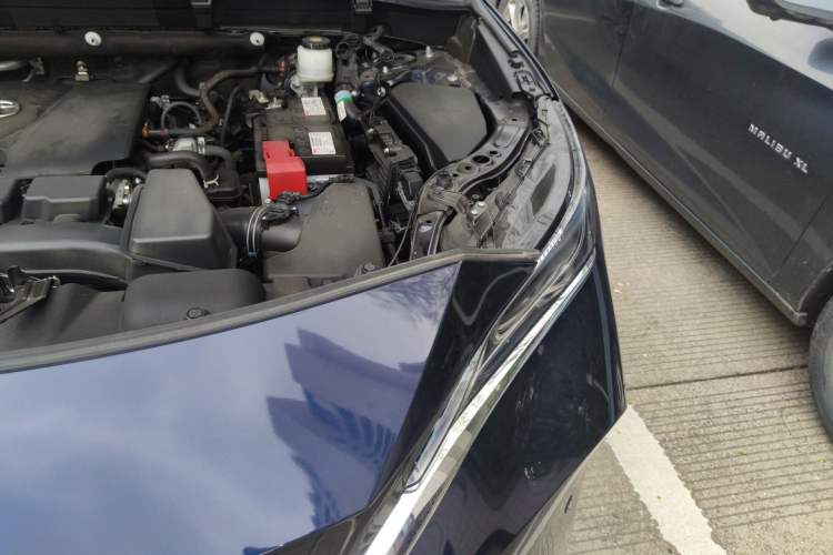 Used Toyota Harrier 2022 2.0L CVT Two-Wheel Drive Entry Version Engine Bay Left