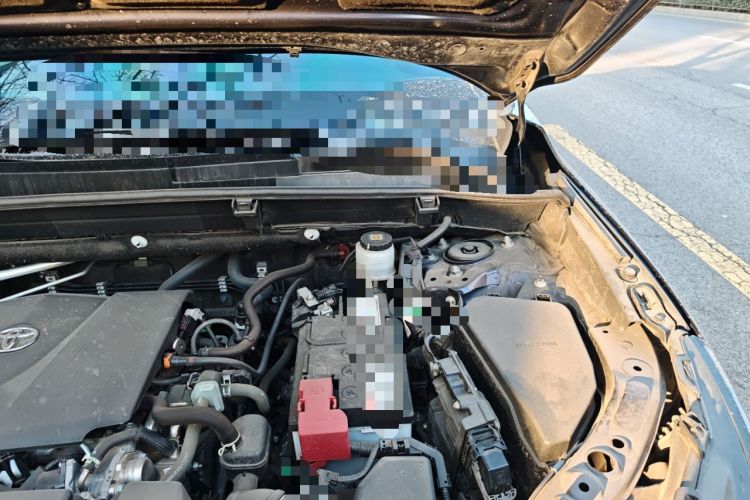 Used Toyota Harrier 2022 2.0L CVT Two-Wheel Drive Deluxe Edition Engine Bay Left