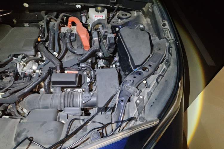 Used Toyota Harrier 2022 Dual-Engine 2.5L CVT Four-Wheel Drive Luxury Edition Engine Bay Left