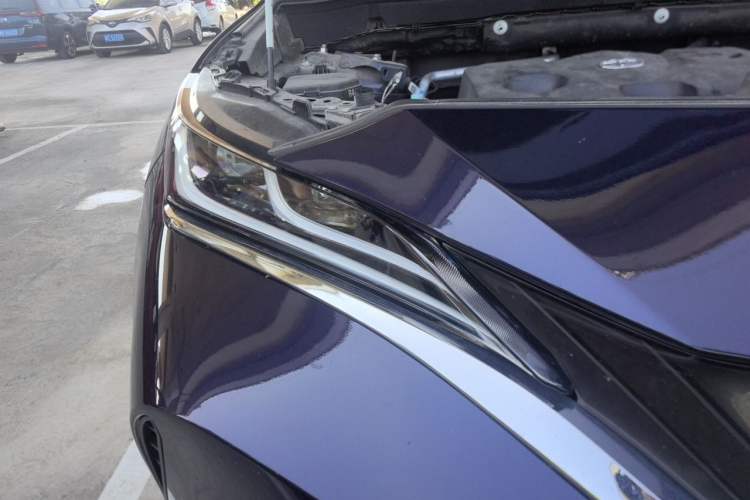 Used Toyota Harrier 2022 2.0L CVT Two-Wheel Drive Deluxe Edition Engine Bay Right