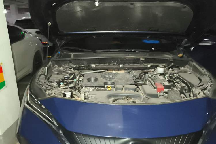 Used Toyota Harrier 2022 2.0L CVT Two-Wheel Drive Luxury Edition Engine Bay Right