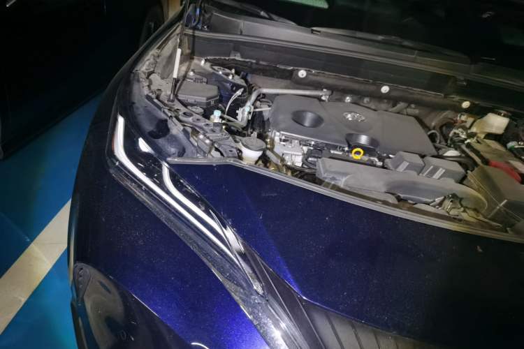 Used Toyota Harrier 2022 2.0L CVT Two-Wheel Drive Deluxe Edition Engine Bay Right