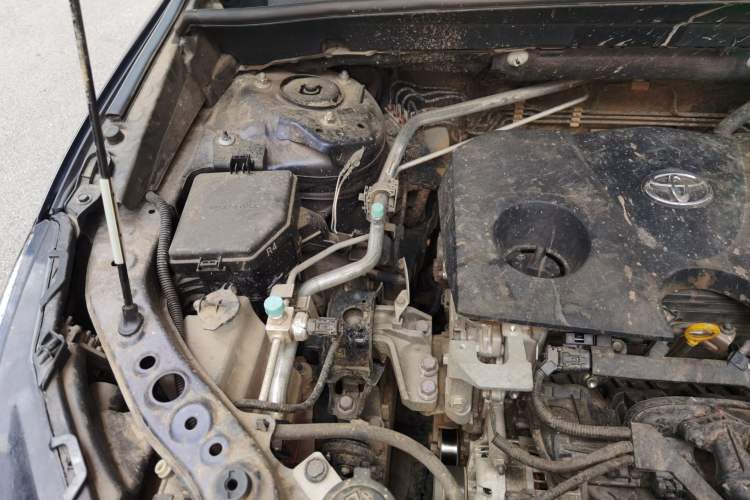 Used Toyota Harrier 2022 2.0L CVT Two-Wheel Drive Deluxe Edition Engine Bay Right