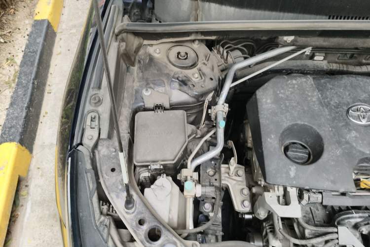 Used Toyota Harrier 2022 2.0L CVT Two-Wheel Drive Deluxe Edition Engine Bay Right