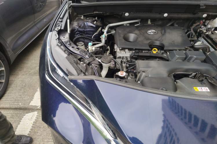 Used Toyota Harrier 2022 2.0L CVT Two-Wheel Drive Entry Version Engine Bay Right