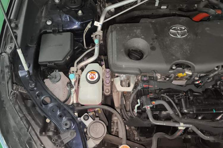 Used Toyota Harrier 2022 Dual-Engine 2.5L CVT Four-Wheel Drive Luxury Edition Engine Bay Right