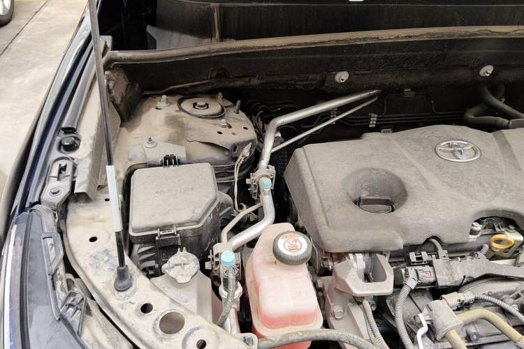 Used Toyota Harrier 2022 Dual-Engine 2.5L CVT Two-Wheel Drive Luxury Edition Engine Bay Right