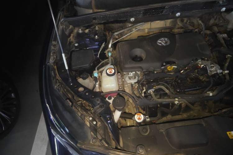 Used Toyota Harrier 2022 Dual-Engine 2.5L CVT Two-Wheel Drive Luxury Edition Engine Bay Right