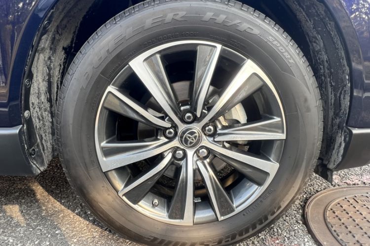 Used Toyota Harrier 2022 2.0L CVT Two-Wheel Drive Luxury Edition Exterior 2