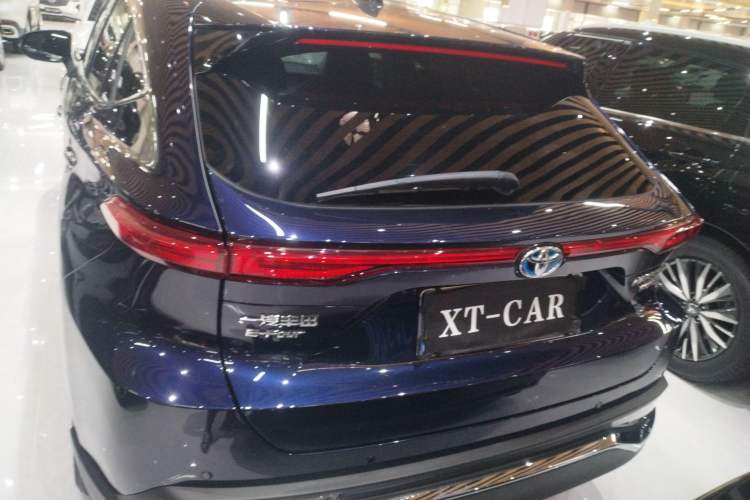 Used Toyota Harrier 2022 Dual-Engine 2.5L CVT Four-Wheel Drive Luxury Edition Exterior 3