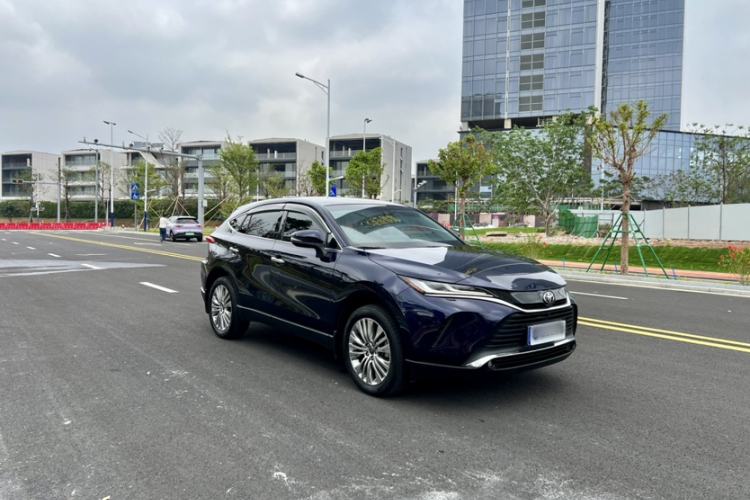 Used Toyota Harrier 2022 2.0L CVT Two-Wheel Drive Deluxe Edition Exterior 4
