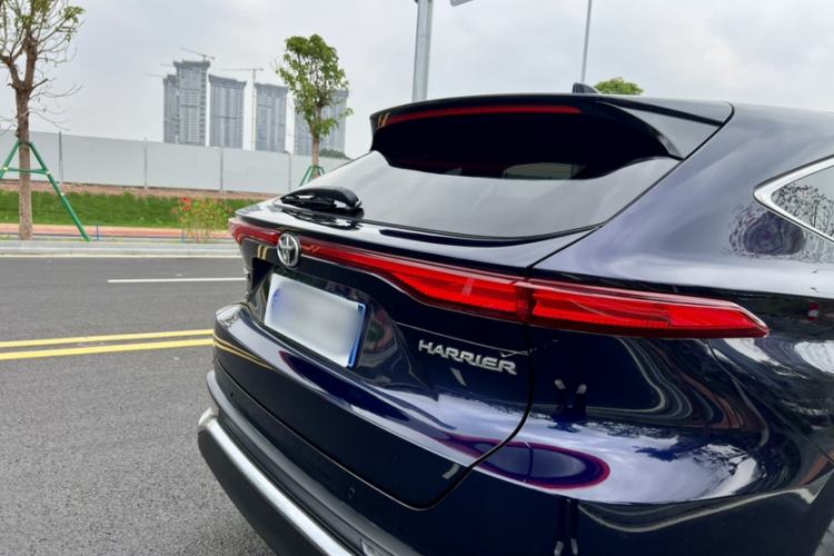 Used Toyota Harrier 2022 2.0L CVT Two-Wheel Drive Deluxe Edition Exterior 6