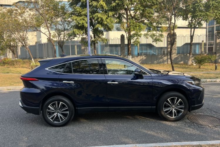 Used Toyota Harrier 2022 2.0L CVT Two-Wheel Drive Luxury Edition Exterior 8