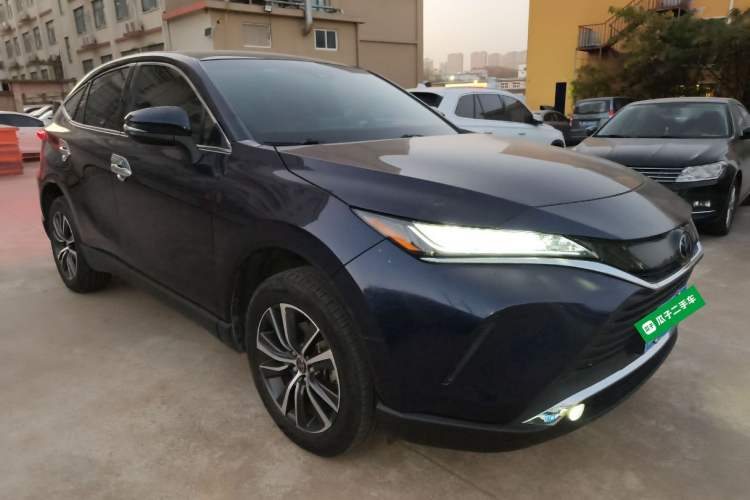 Used Toyota Harrier 2022 2.0L CVT Two-Wheel Drive Entry Version Front Right 45 Deg