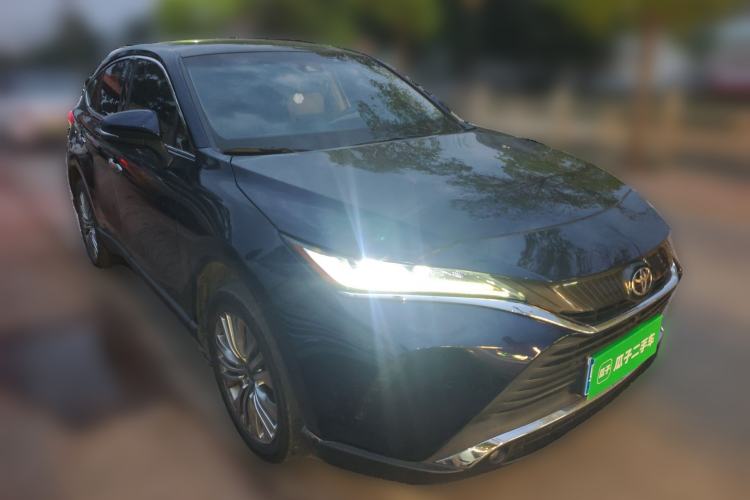 Used Toyota Harrier 2022 2.0L CVT Two-Wheel Drive Deluxe Edition Front Right 45 Deg