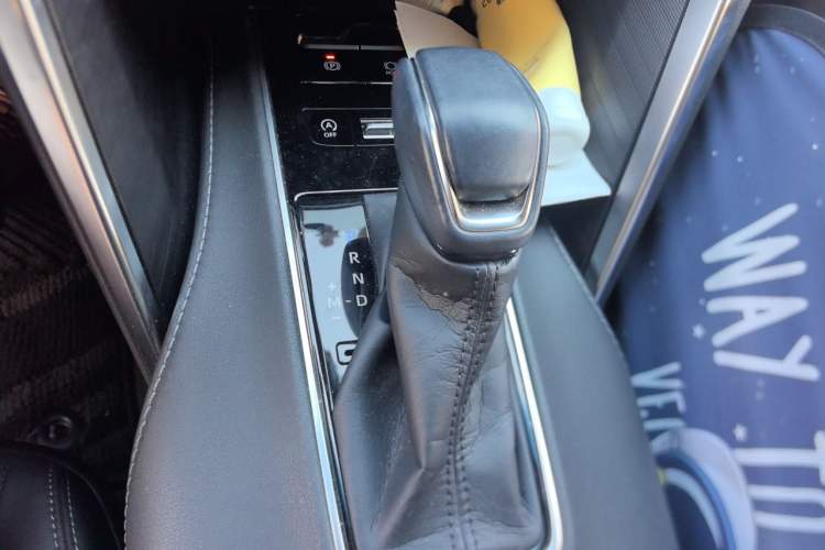 Used Toyota Harrier 2022 2.0L CVT Two-Wheel Drive Deluxe Edition Gear Lever