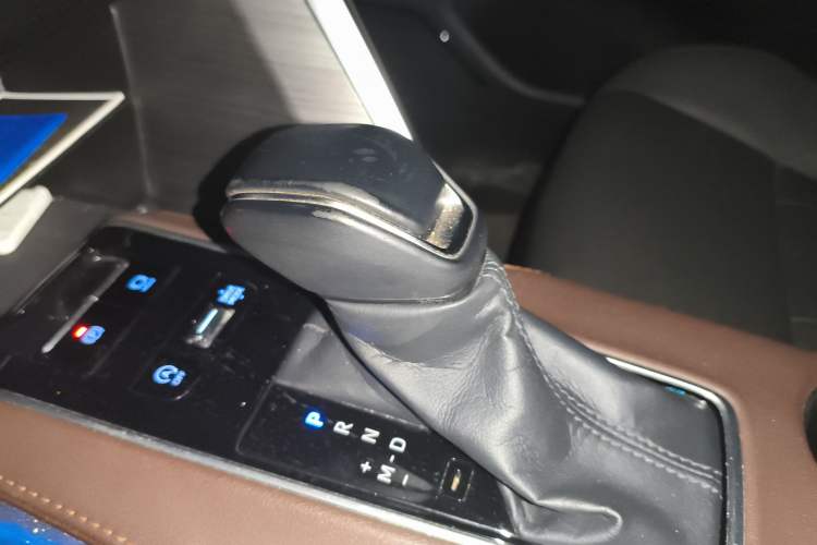 Used Toyota Harrier 2022 2.0L CVT Two-Wheel Drive Luxury Edition Gear Lever