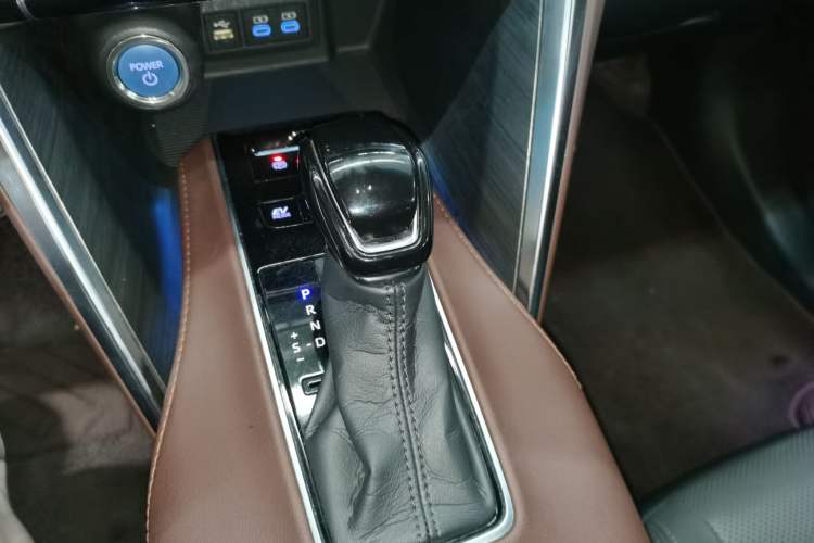 Used Toyota Harrier 2022 Dual-Engine 2.5L CVT Four-Wheel Drive Luxury Edition Gear Lever