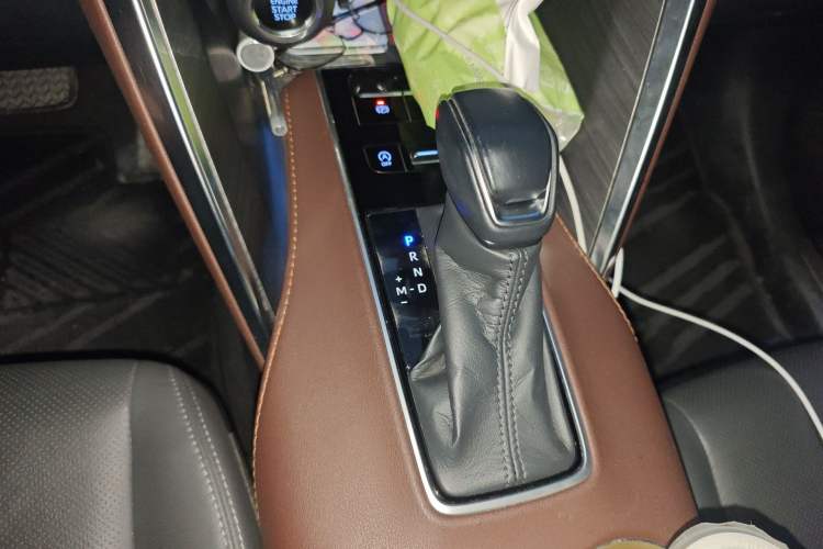 Used Toyota Harrier 2022 2.0L CVT Two-Wheel Drive Deluxe Edition Gear Lever