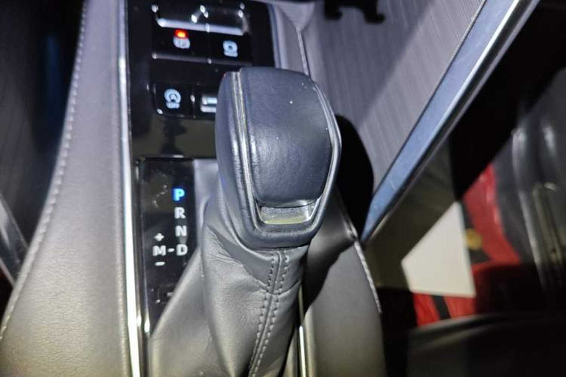Used Toyota Harrier 2022 2.0L CVT Two-Wheel Drive Deluxe Edition Gear Lever