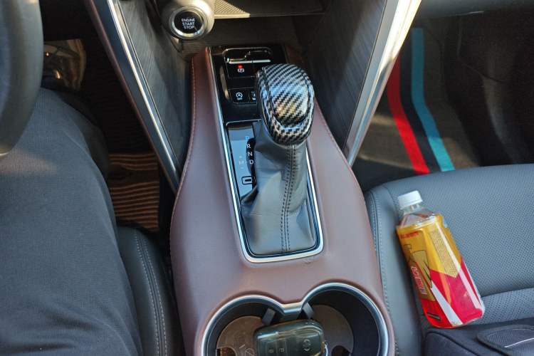 Used Toyota Harrier 2022 2.0L CVT Two-Wheel Drive Deluxe Edition Gear Lever