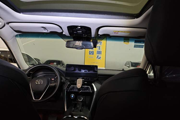 Used Toyota Harrier 2022 2.0L CVT Two-Wheel Drive Deluxe Edition Headliner