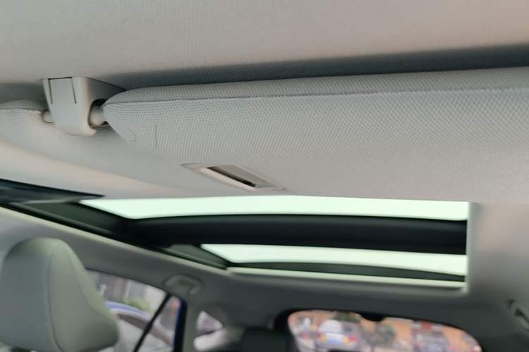 Used Toyota Harrier 2022 Dual-Engine 2.5L CVT Four-Wheel Drive Flagship Edition Headliner