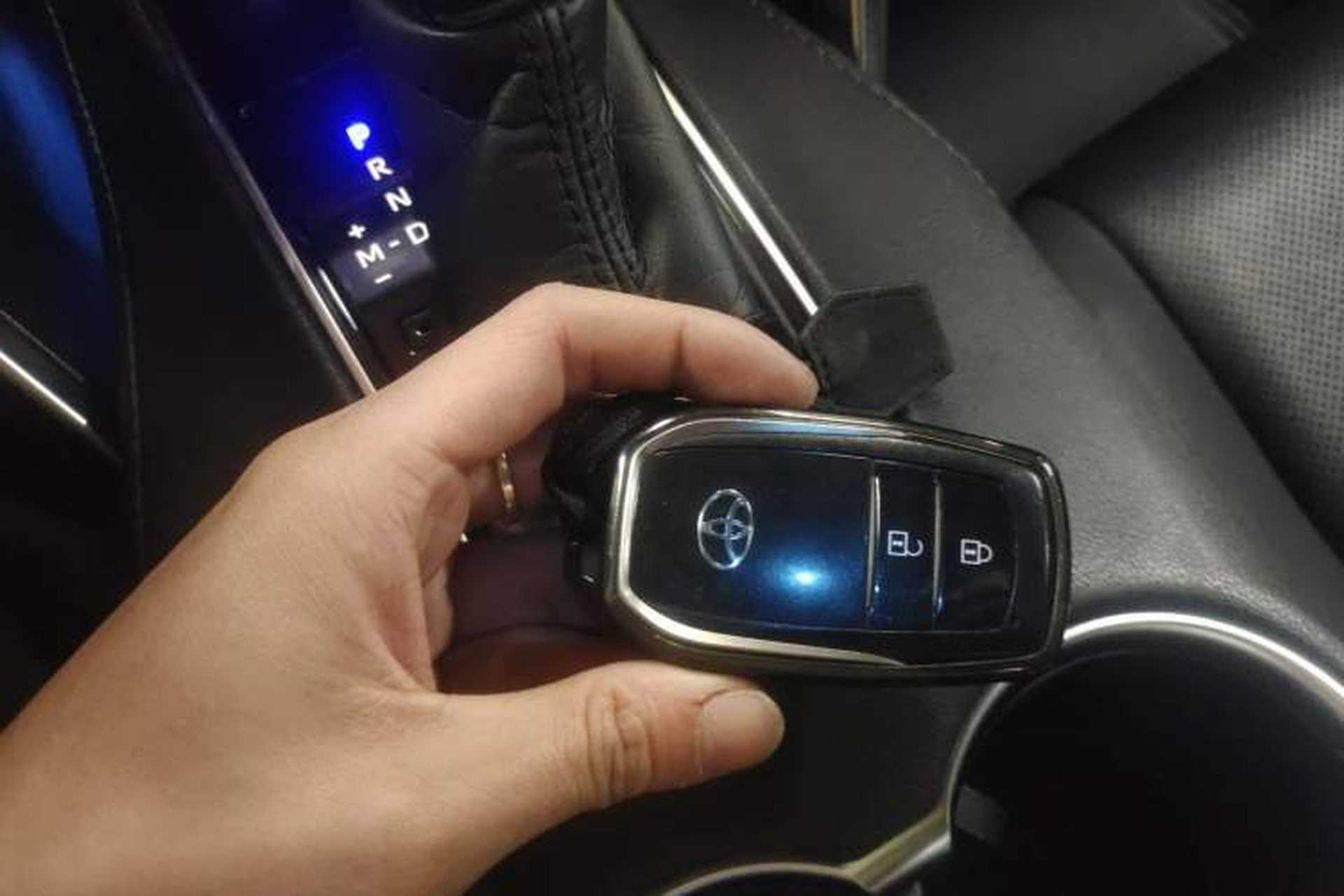Used Toyota Harrier 2022 2.0L CVT Two-Wheel Drive Luxury Edition Interior 1