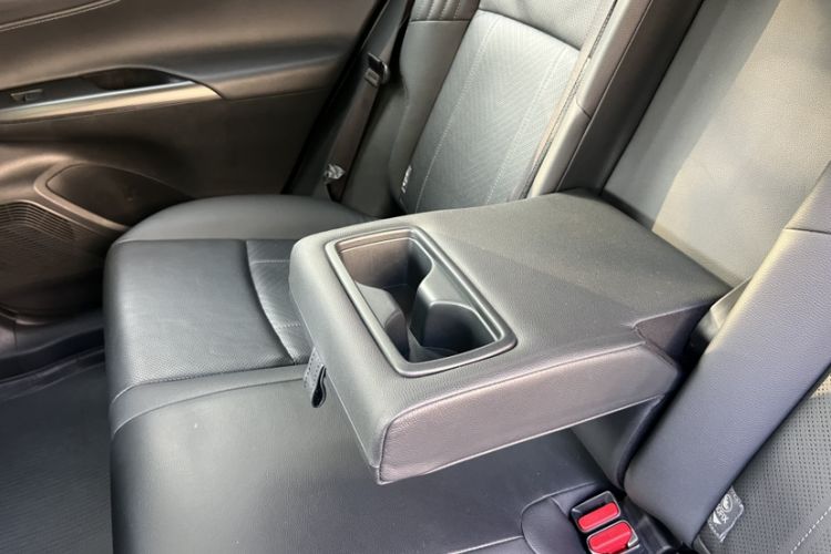 Used Toyota Harrier 2022 2.0L CVT Two-Wheel Drive Luxury Edition Interior 12