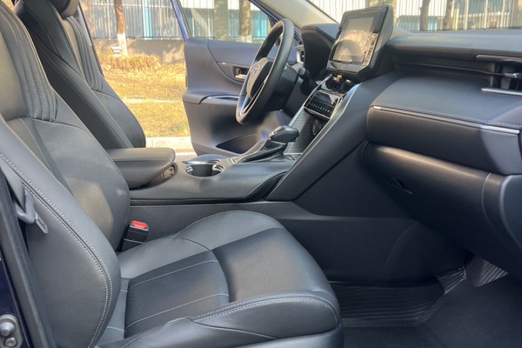 Used Toyota Harrier 2022 2.0L CVT Two-Wheel Drive Luxury Edition Interior 13