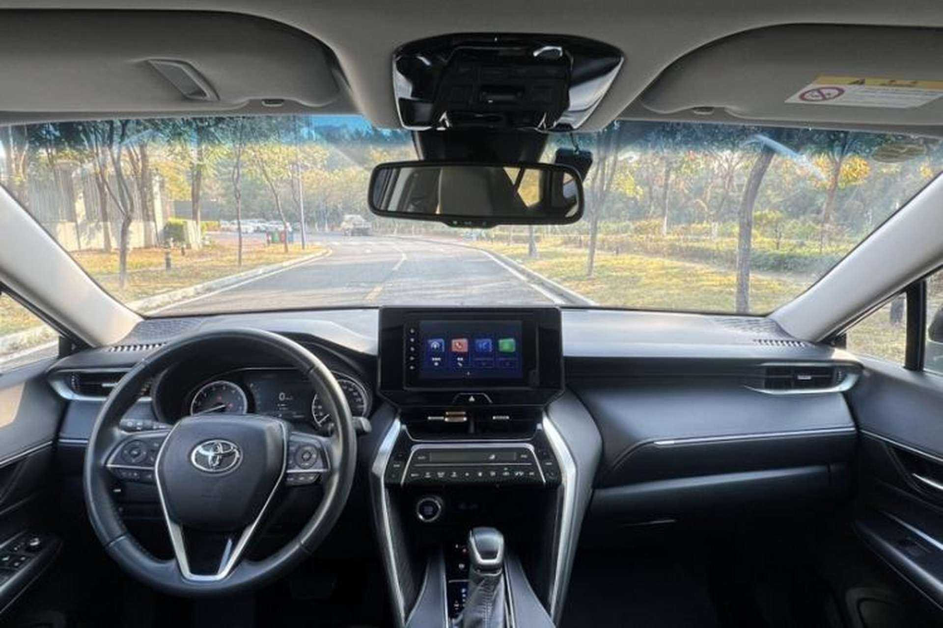 Used Toyota Harrier 2022 2.0L CVT Two-Wheel Drive Luxury Edition Interior 14