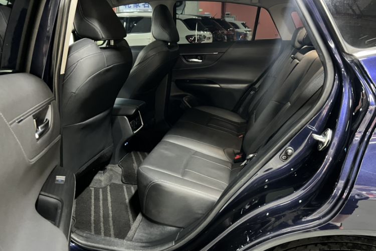 Used Toyota Harrier 2022 2.0L CVT Two-Wheel Drive Luxury Edition Interior 2