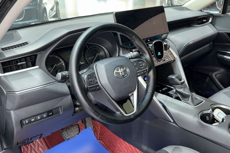 Used Toyota Harrier 2022 2.0L CVT Two-Wheel Drive Deluxe Edition Interior 2
