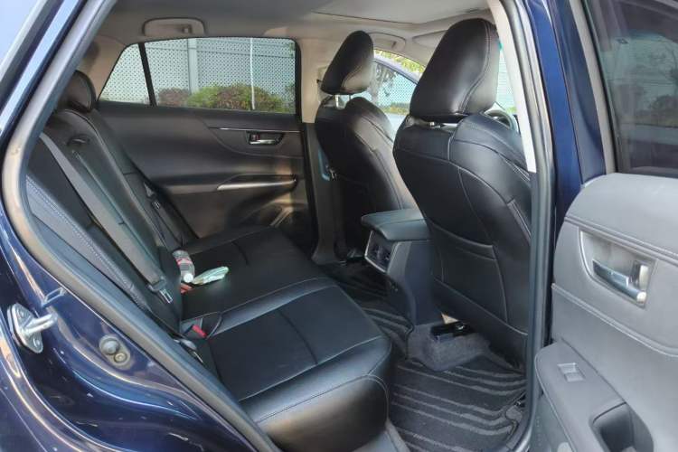 Used Toyota Harrier 2022 2.0L CVT Two-Wheel Drive Entry Version Interior 3