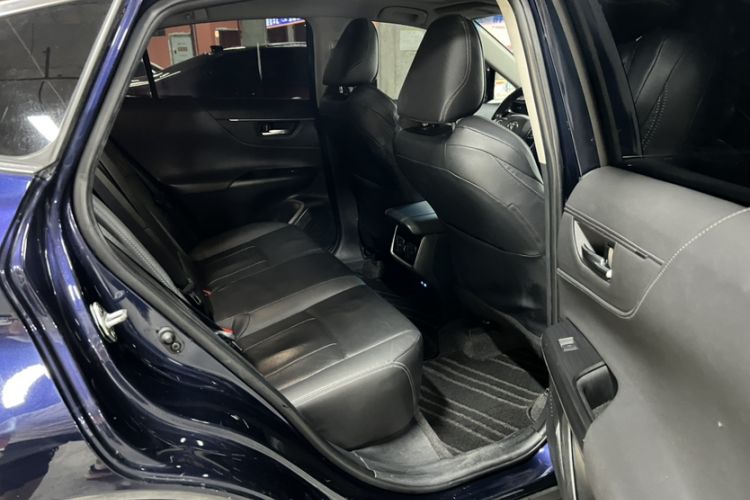 Used Toyota Harrier 2022 2.0L CVT Two-Wheel Drive Luxury Edition Interior 3