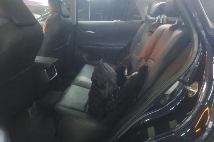 Used Toyota Harrier 2022 2.0L CVT Two-Wheel Drive Luxury Edition Interior 4