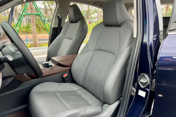 Used Toyota Harrier 2022 2.0L CVT Two-Wheel Drive Deluxe Edition Interior 5