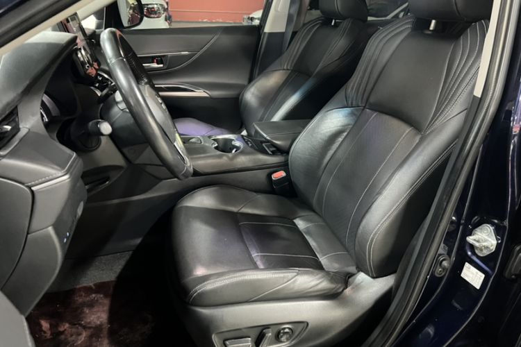 Used Toyota Harrier 2022 2.0L CVT Two-Wheel Drive Luxury Edition Interior 6