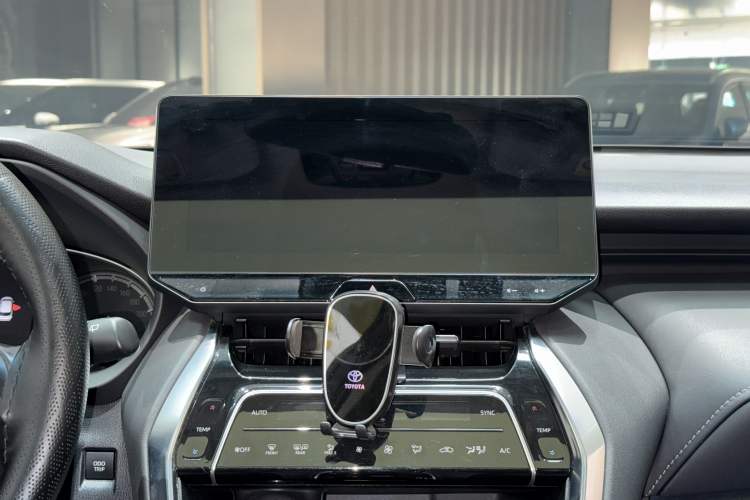 Used Toyota Harrier 2022 2.0L CVT Two-Wheel Drive Deluxe Edition Interior 7