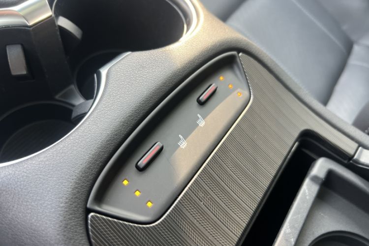 Used Toyota Harrier 2022 2.0L CVT Two-Wheel Drive Luxury Edition Interior 7