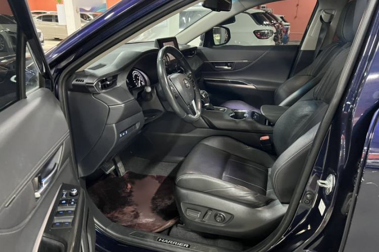 Used Toyota Harrier 2022 2.0L CVT Two-Wheel Drive Luxury Edition Interior 8